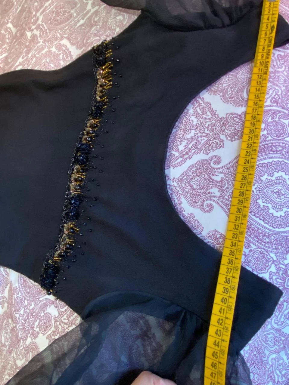 Vestido largo de festa com pedraria e mangas de farol em tule – photo 9
